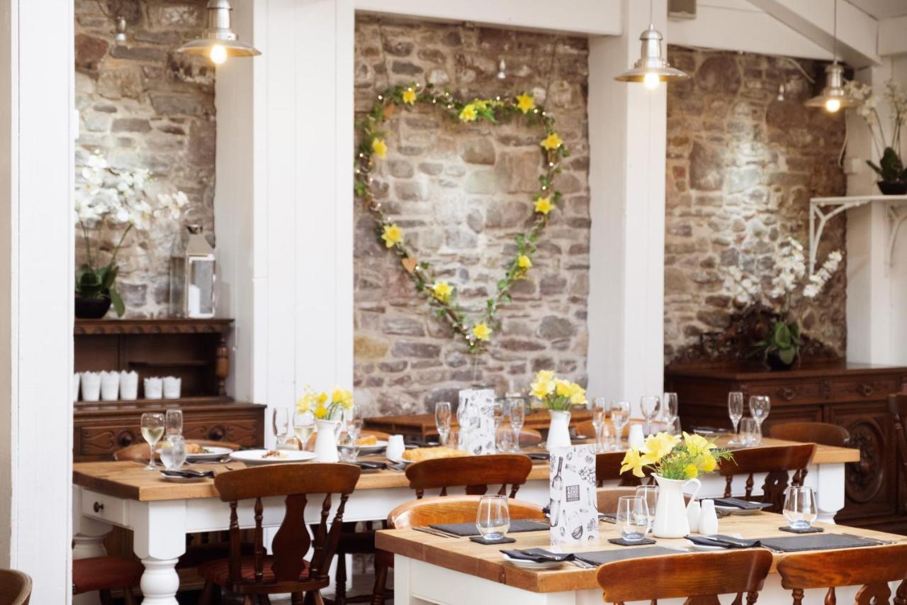 Kings Arms Hotel Abergavenny Zewnętrze zdjęcie