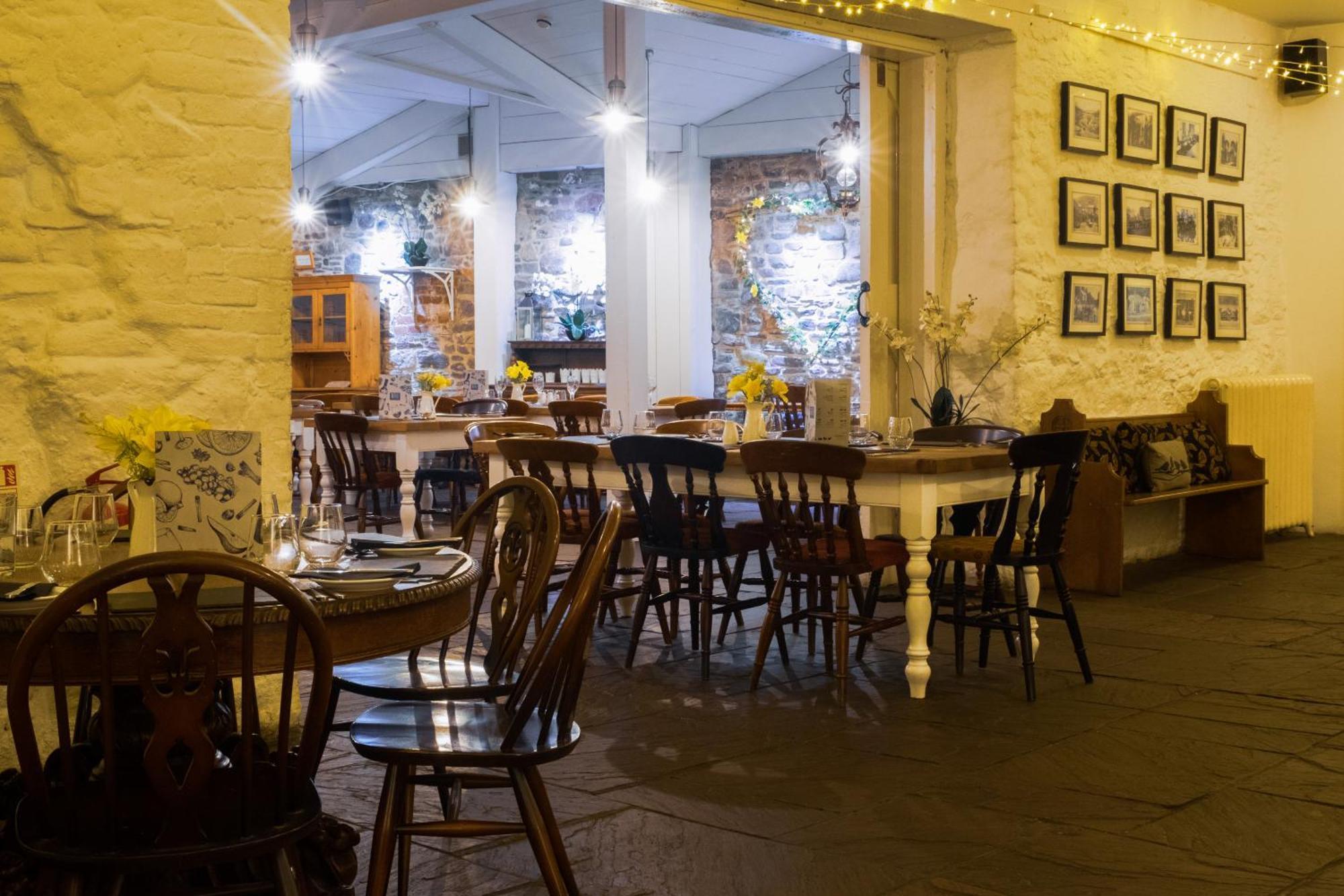 Kings Arms Hotel Abergavenny Zewnętrze zdjęcie