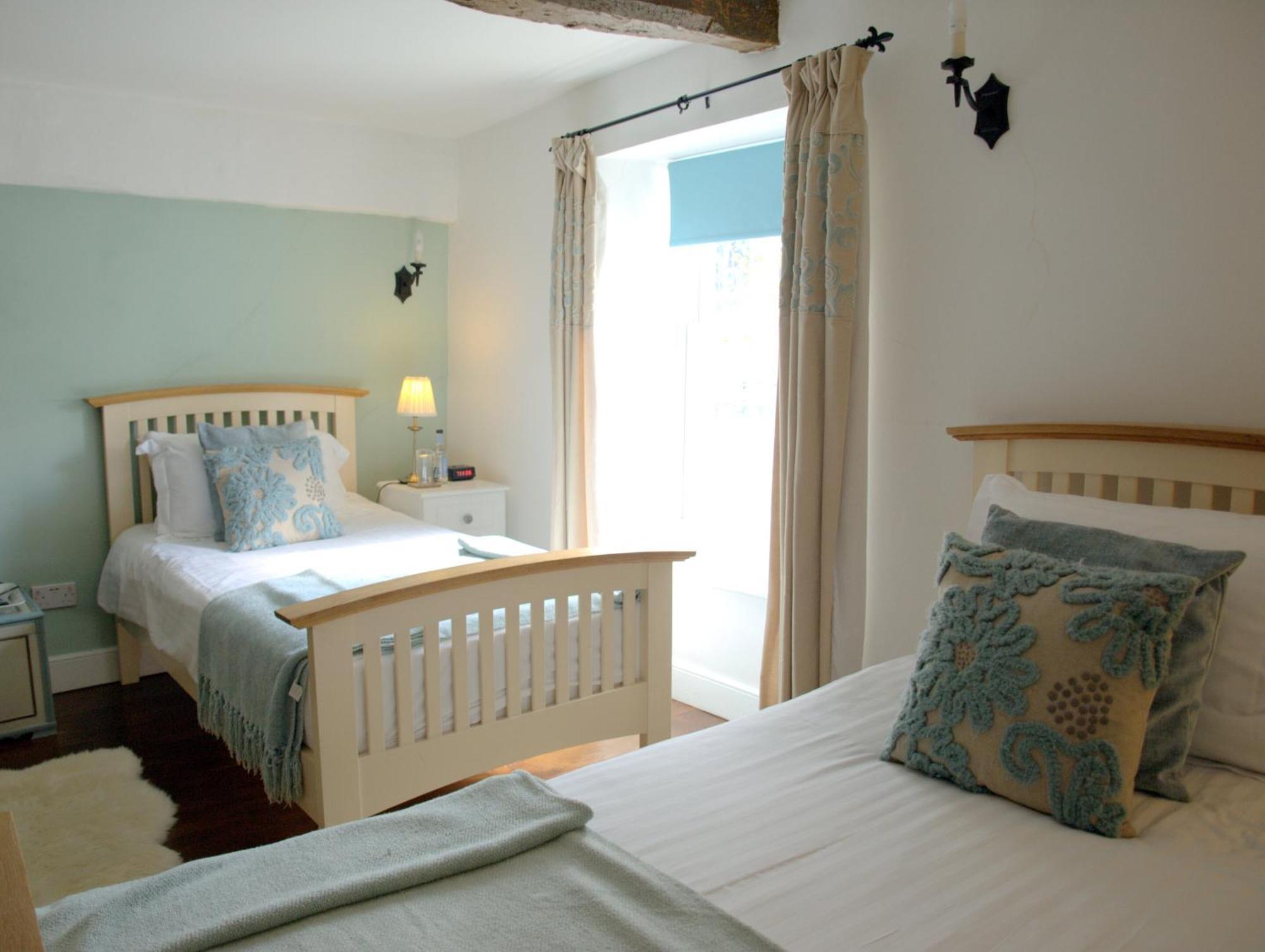 Kings Arms Hotel Abergavenny Zewnętrze zdjęcie
