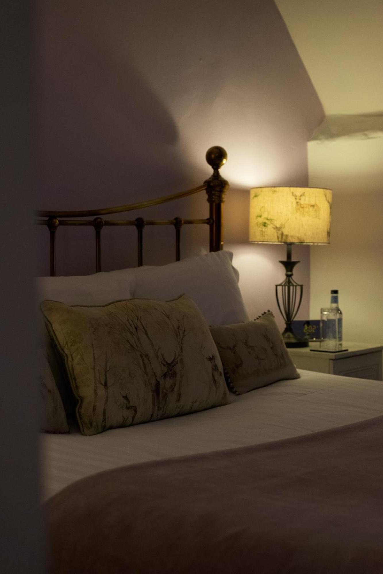 Kings Arms Hotel Abergavenny Zewnętrze zdjęcie